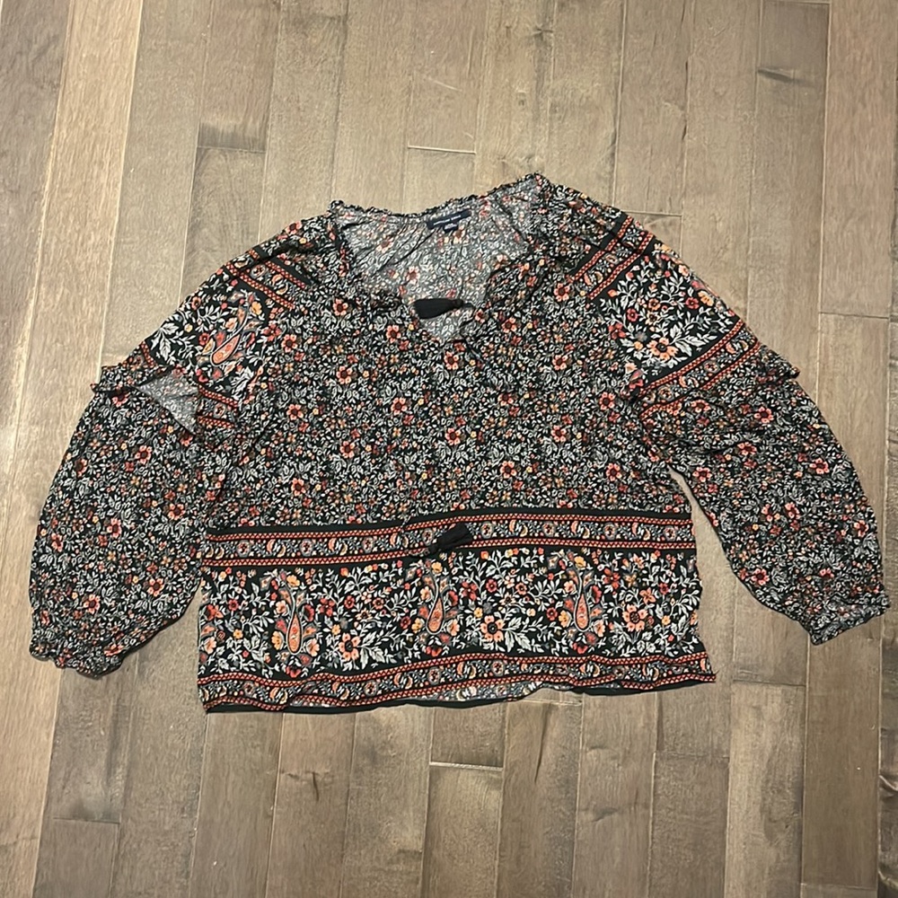 American eagle long sleeve floral top
